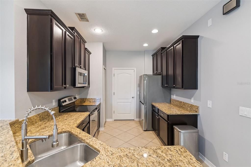 Active With Contract: $377,000 (3 beds, 2 baths, 1540 Square Feet)