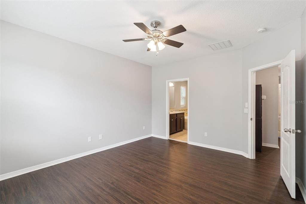 Active With Contract: $377,000 (3 beds, 2 baths, 1540 Square Feet)