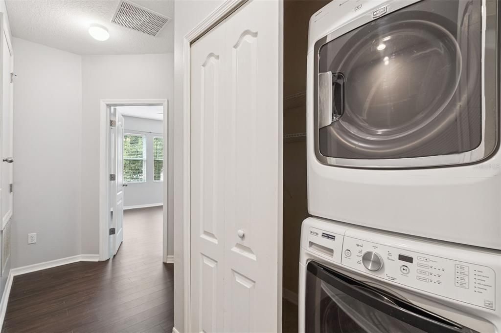 Active With Contract: $377,000 (3 beds, 2 baths, 1540 Square Feet)