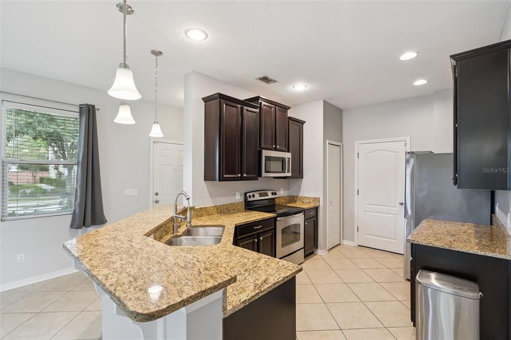 Active With Contract: $377,000 (3 beds, 2 baths, 1540 Square Feet)