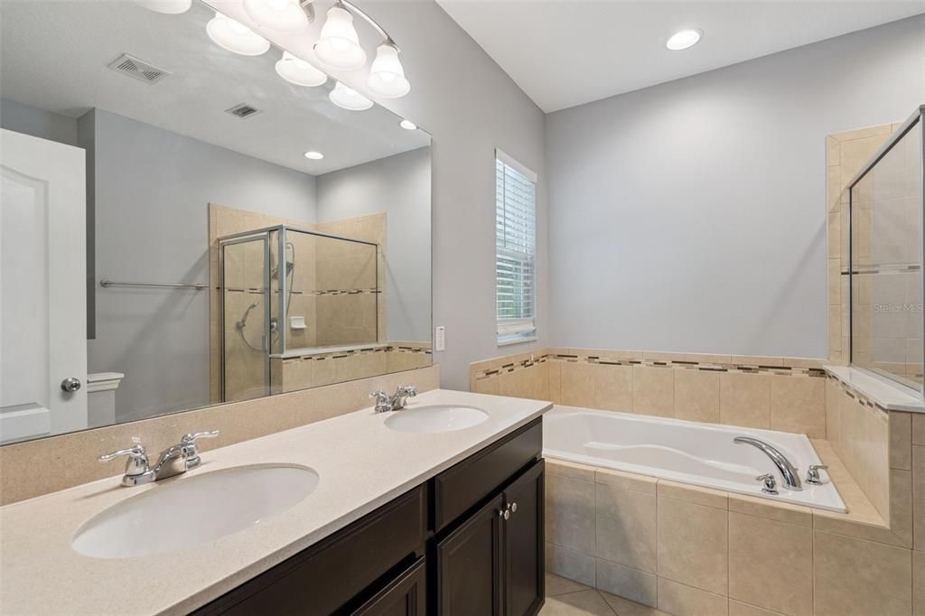 Active With Contract: $377,000 (3 beds, 2 baths, 1540 Square Feet)