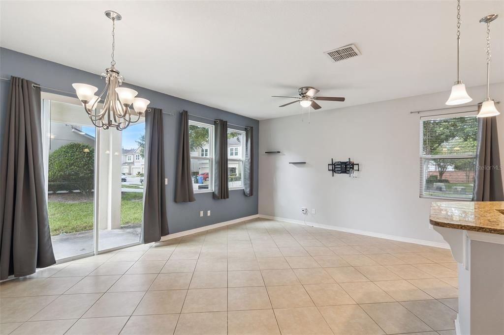 Active With Contract: $377,000 (3 beds, 2 baths, 1540 Square Feet)