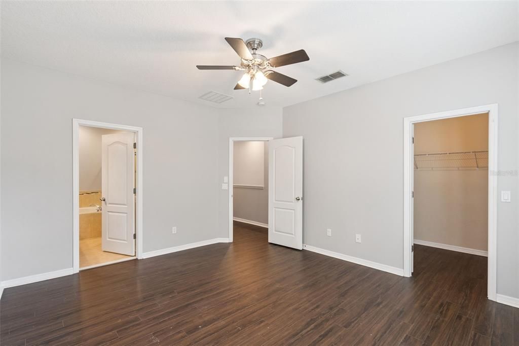 Active With Contract: $377,000 (3 beds, 2 baths, 1540 Square Feet)