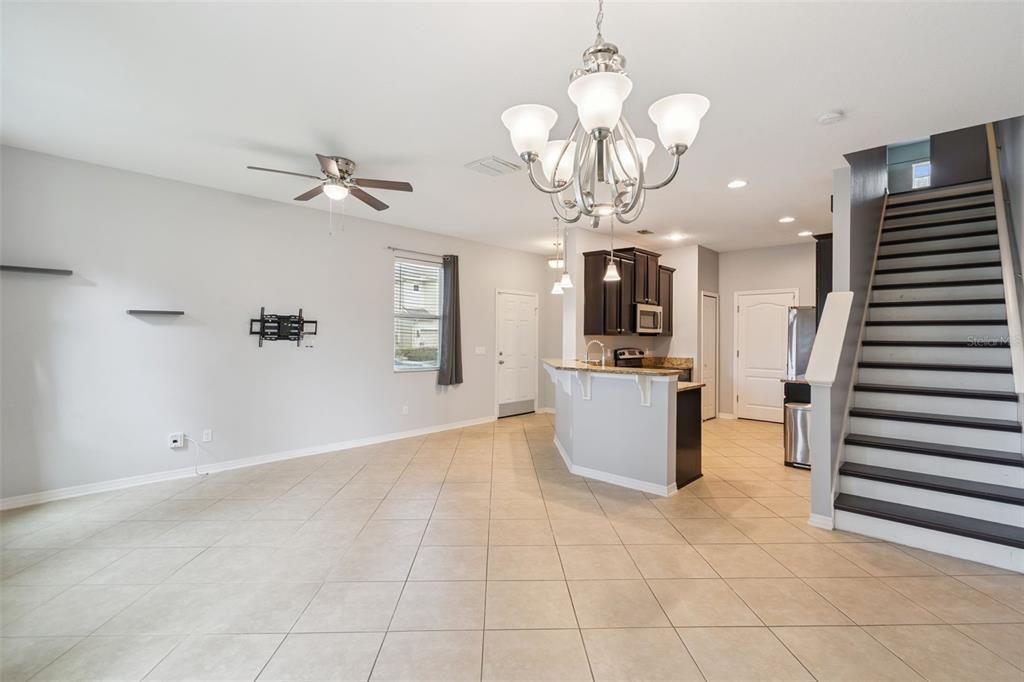 Active With Contract: $377,000 (3 beds, 2 baths, 1540 Square Feet)