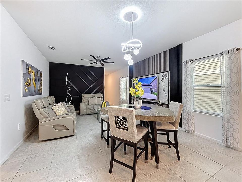 Activo con contrato: $355,000 (3 camas, 2 baños, 1330 Pies cuadrados)