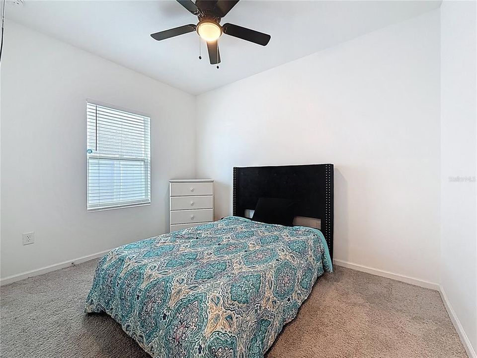 Activo con contrato: $355,000 (3 camas, 2 baños, 1330 Pies cuadrados)