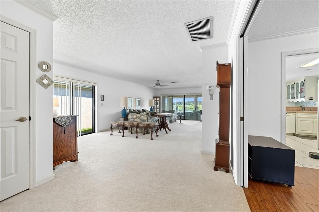 En Venta: $389,900 (2 camas, 2 baños, 2157 Pies cuadrados)