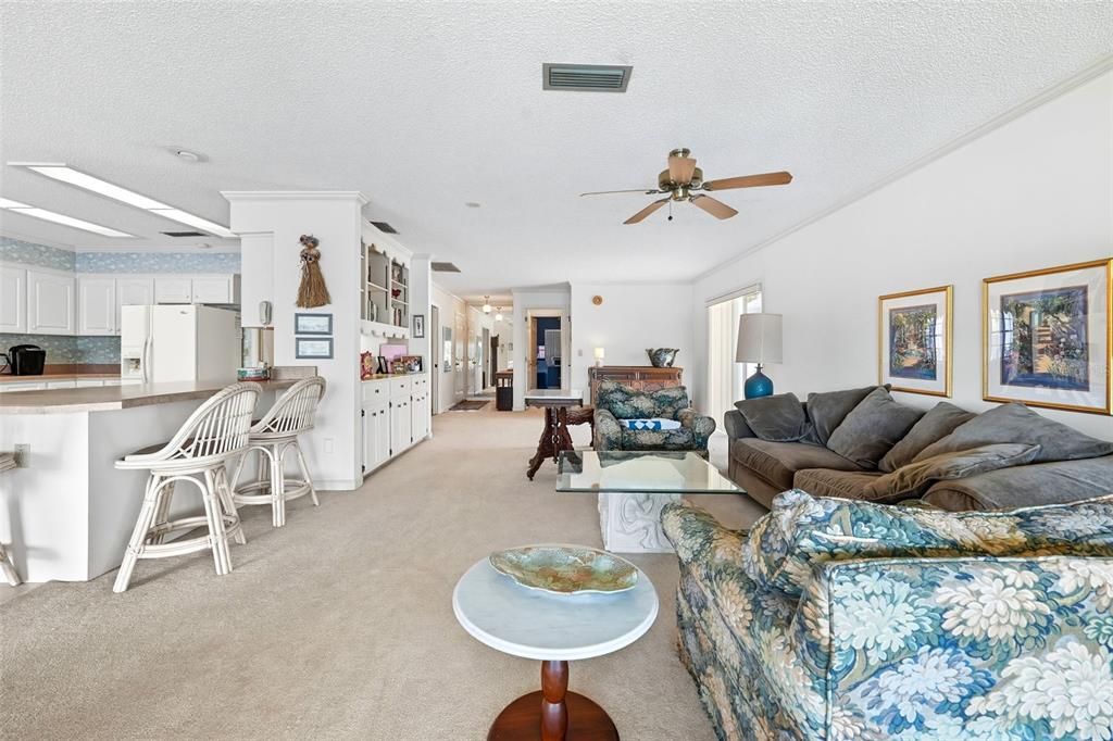 En Venta: $389,900 (2 camas, 2 baños, 2157 Pies cuadrados)