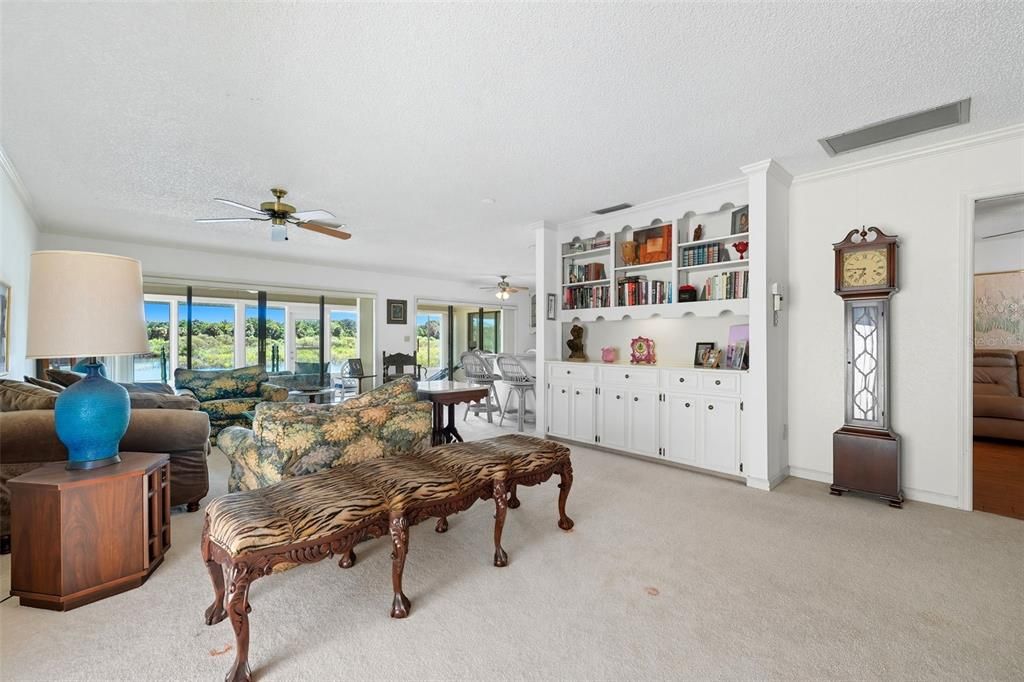 En Venta: $389,900 (2 camas, 2 baños, 2157 Pies cuadrados)