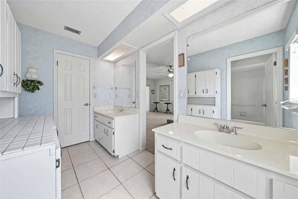 En Venta: $389,900 (2 camas, 2 baños, 2157 Pies cuadrados)