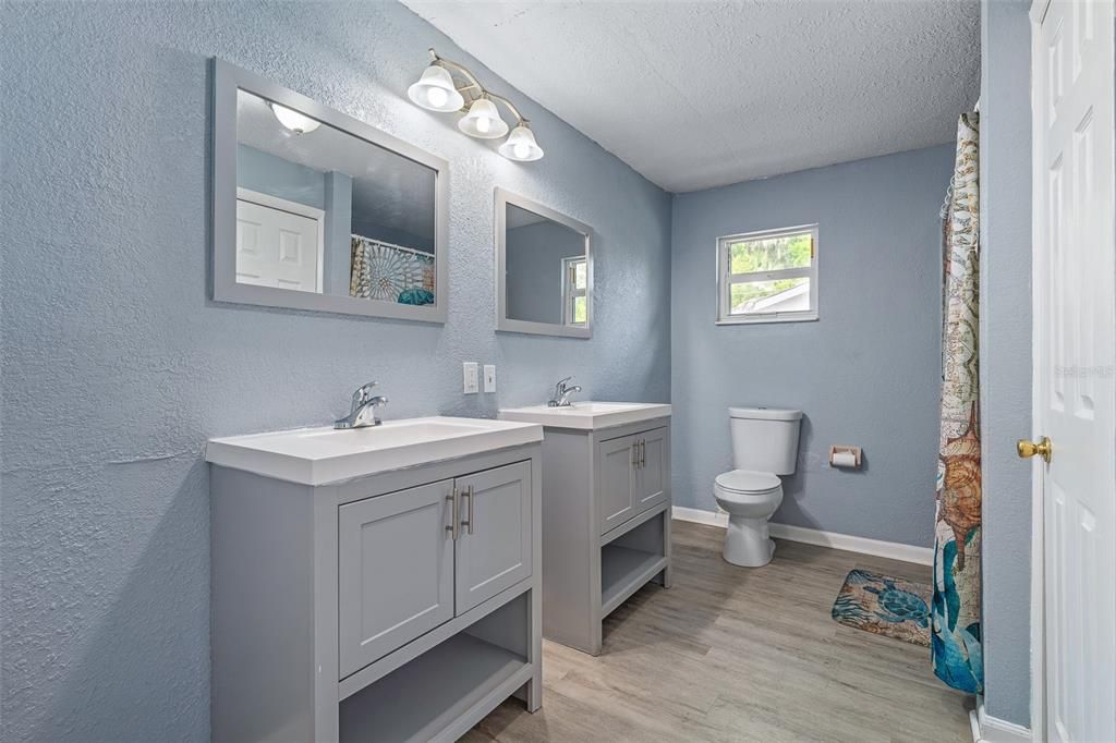 Active With Contract: $315,000 (3 beds, 2 baths, 2148 Square Feet)