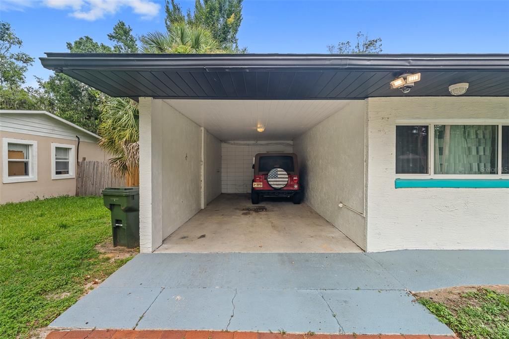 Active With Contract: $315,000 (3 beds, 2 baths, 2148 Square Feet)