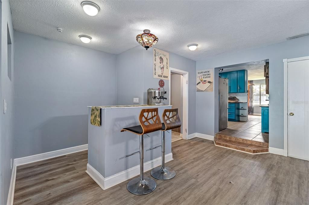 Active With Contract: $315,000 (3 beds, 2 baths, 2148 Square Feet)