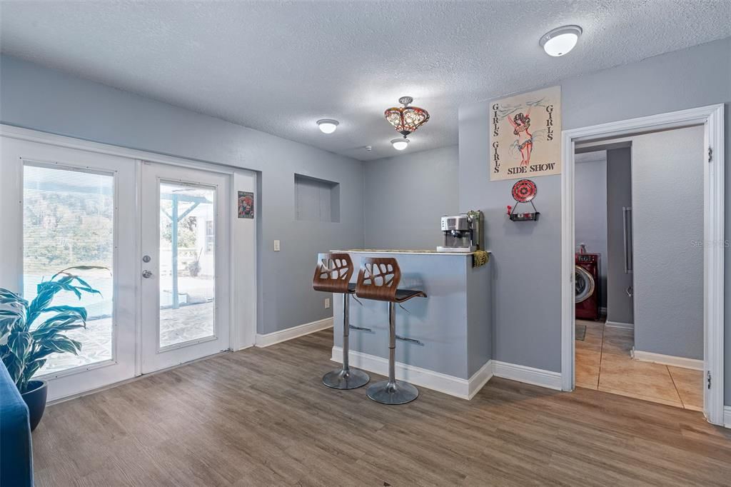 Active With Contract: $315,000 (3 beds, 2 baths, 2148 Square Feet)