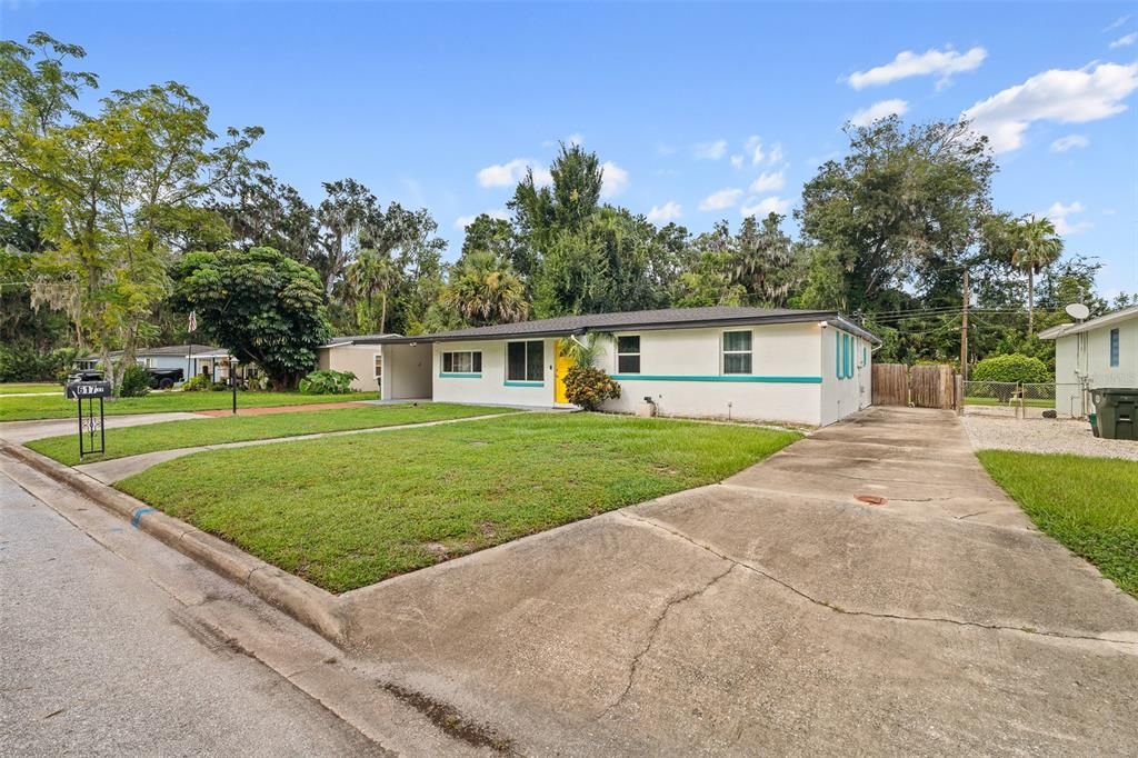 Active With Contract: $315,000 (3 beds, 2 baths, 2148 Square Feet)