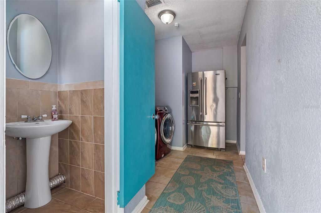 Active With Contract: $315,000 (3 beds, 2 baths, 2148 Square Feet)