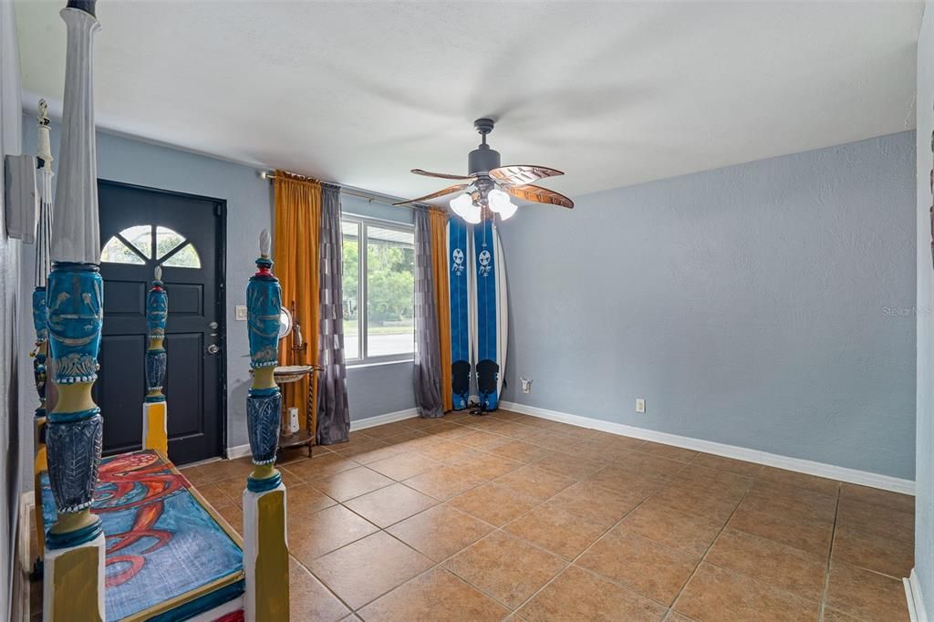 Active With Contract: $315,000 (3 beds, 2 baths, 2148 Square Feet)