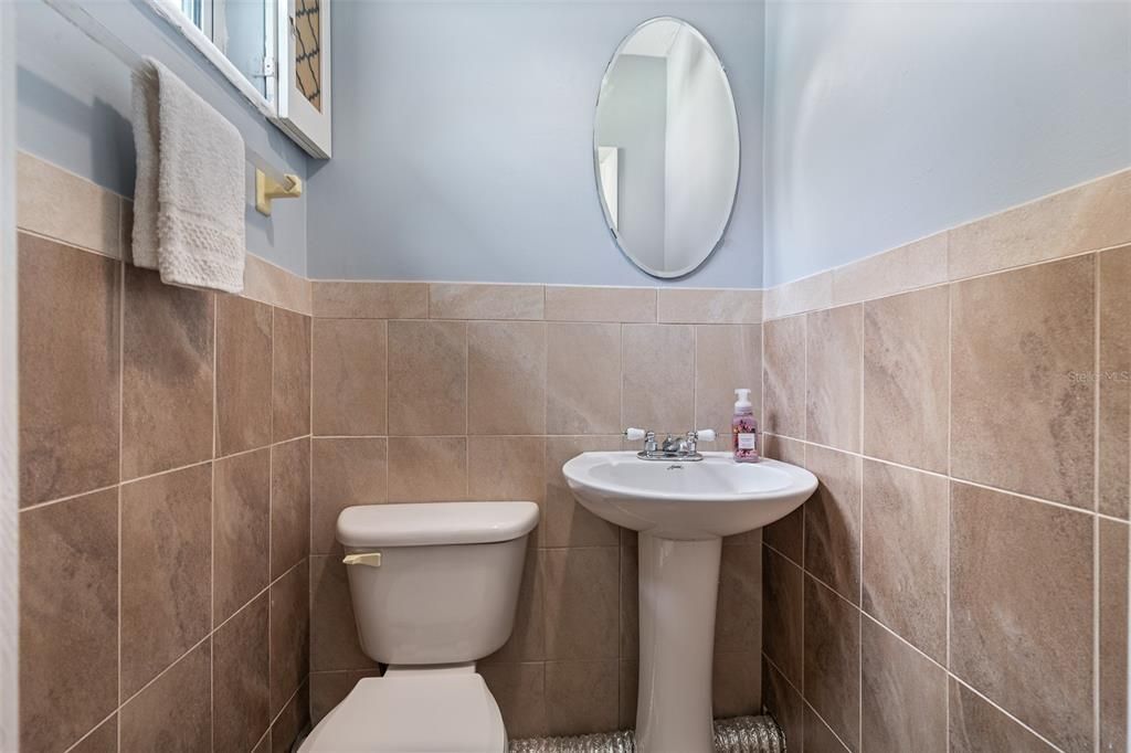 Active With Contract: $315,000 (3 beds, 2 baths, 2148 Square Feet)