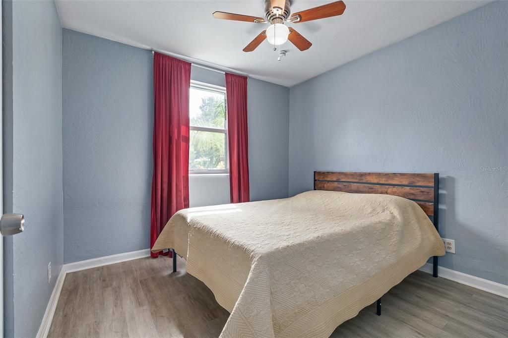 Active With Contract: $315,000 (3 beds, 2 baths, 2148 Square Feet)