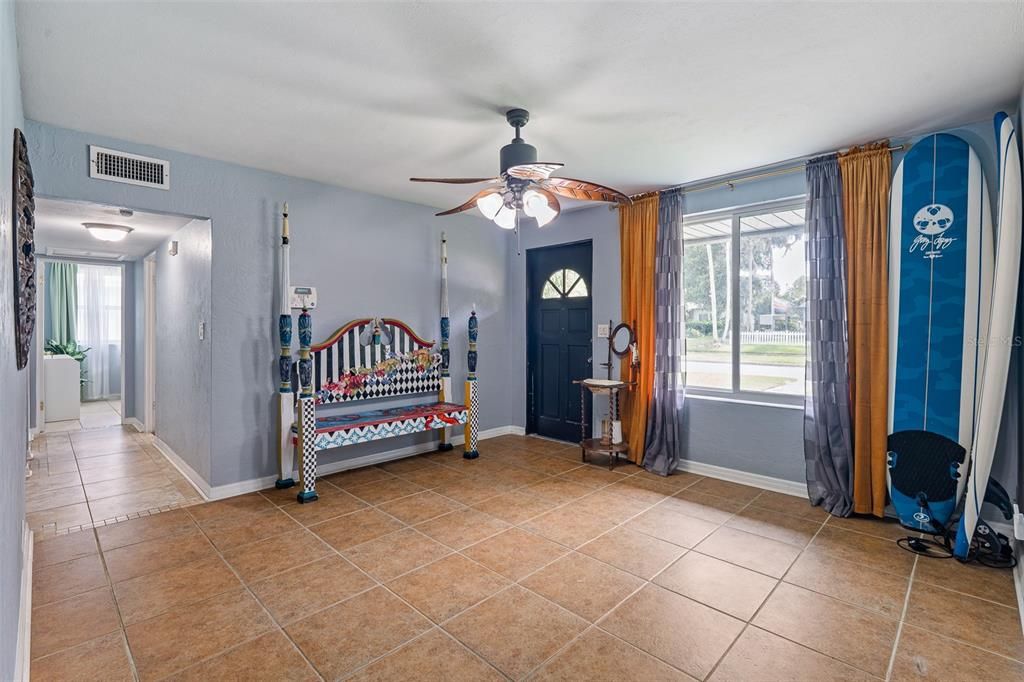 Active With Contract: $315,000 (3 beds, 2 baths, 2148 Square Feet)