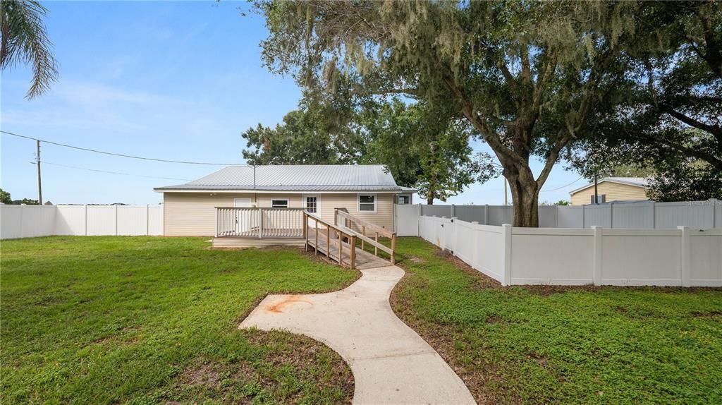 На продажу: $419,950 (5 спален, 3 ванн, 2270 Квадратных фут)