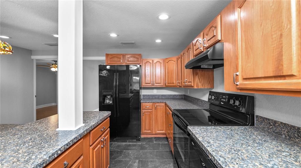 На продажу: $419,950 (5 спален, 3 ванн, 2270 Квадратных фут)