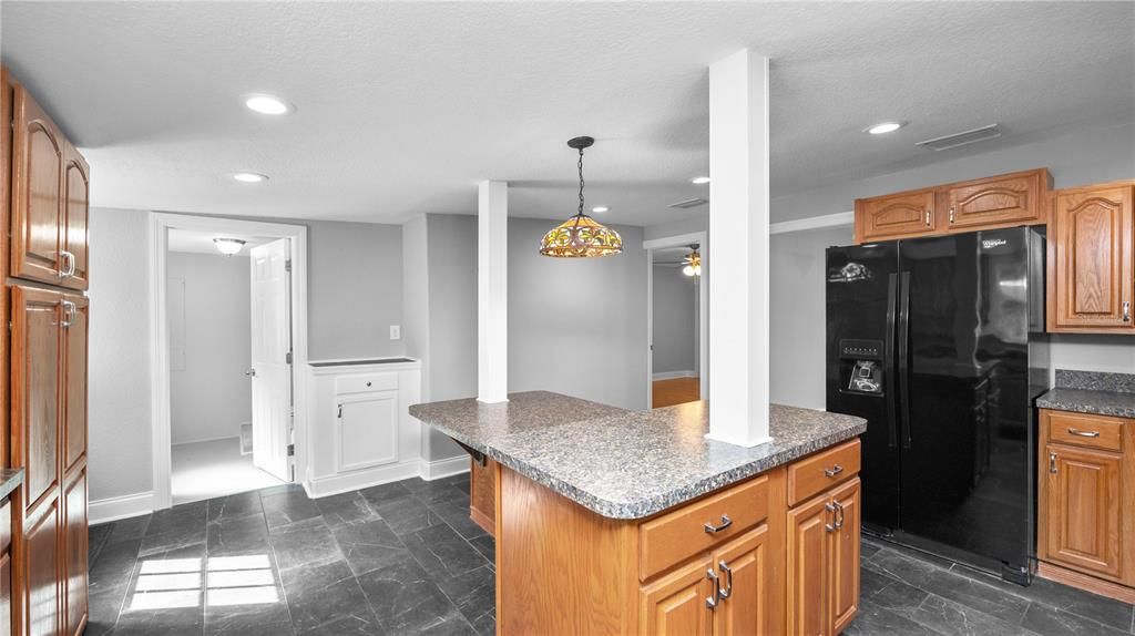 На продажу: $419,950 (5 спален, 3 ванн, 2270 Квадратных фут)