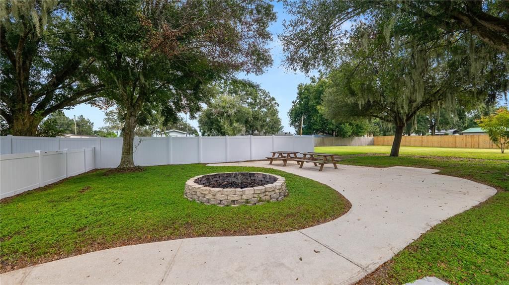 На продажу: $419,950 (5 спален, 3 ванн, 2270 Квадратных фут)