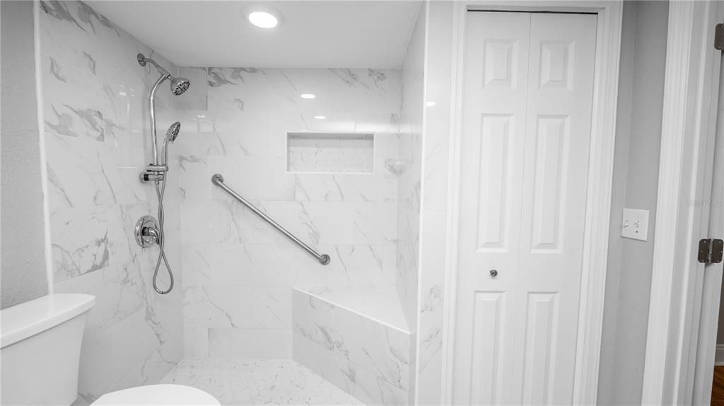 На продажу: $419,950 (5 спален, 3 ванн, 2270 Квадратных фут)