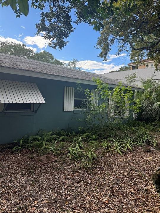 На продажу: $335,000 (2 спален, 1 ванн, 912 Квадратных фут)