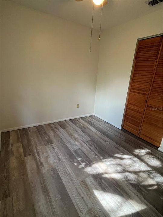 На продажу: $335,000 (2 спален, 1 ванн, 912 Квадратных фут)