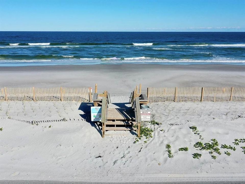 На продажу: $335,000 (2 спален, 1 ванн, 912 Квадратных фут)