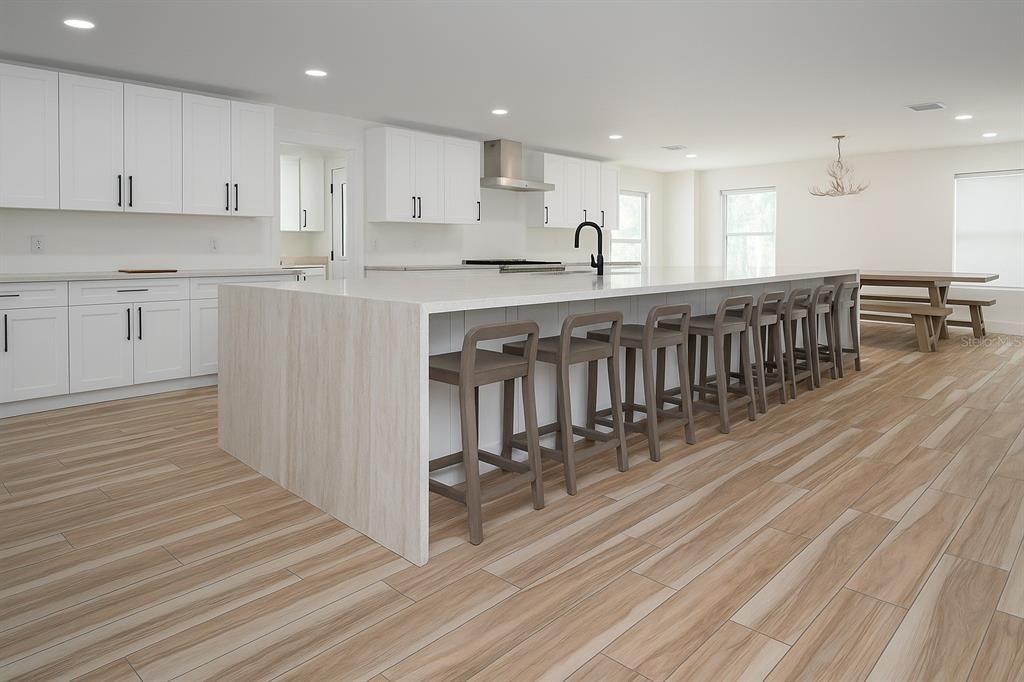 En Venta: $953,000 (5 camas, 5 baños, 2620 Pies cuadrados)