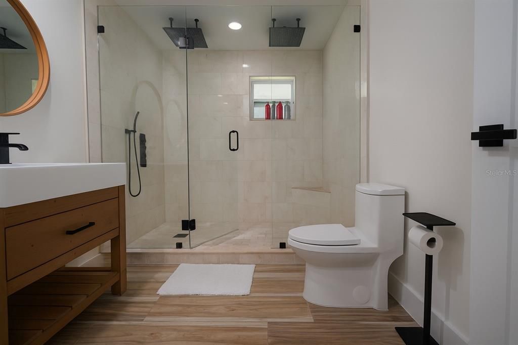 En Venta: $953,000 (5 camas, 5 baños, 2620 Pies cuadrados)