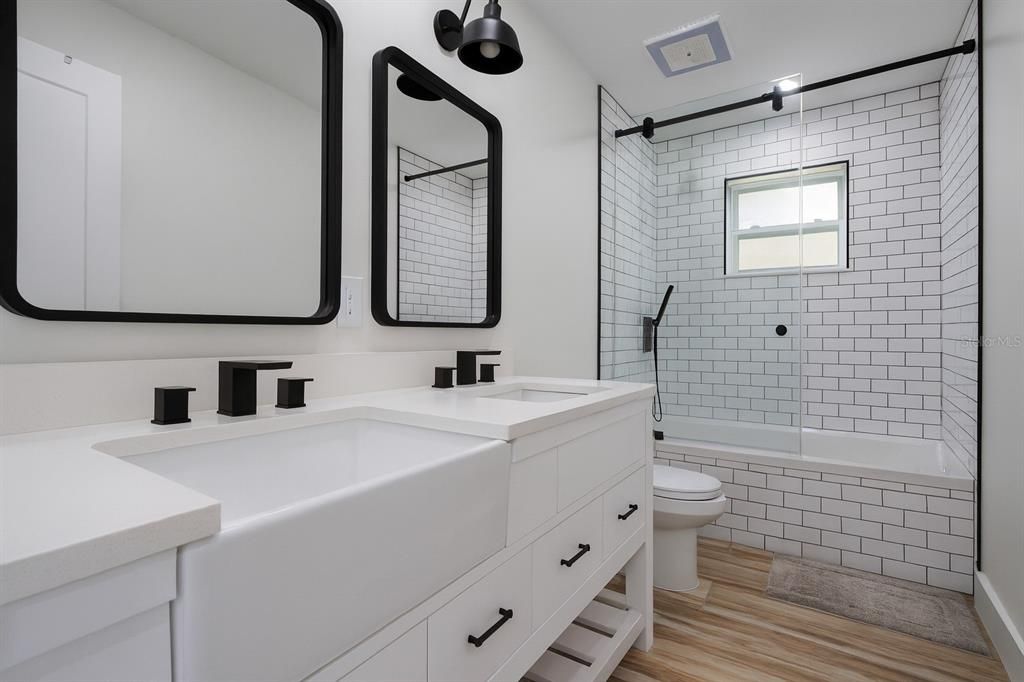 En Venta: $953,000 (5 camas, 5 baños, 2620 Pies cuadrados)