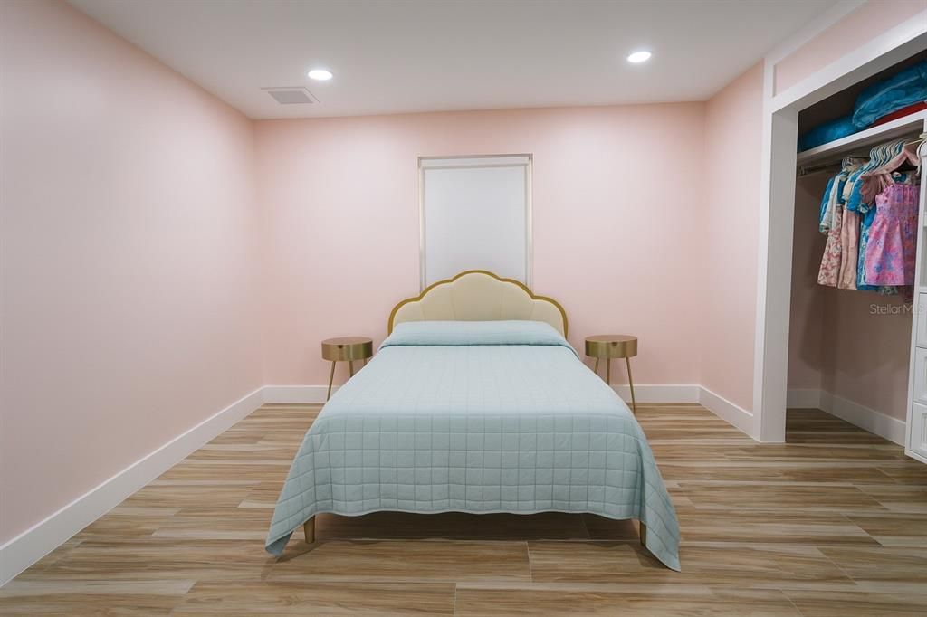 En Venta: $953,000 (5 camas, 5 baños, 2620 Pies cuadrados)