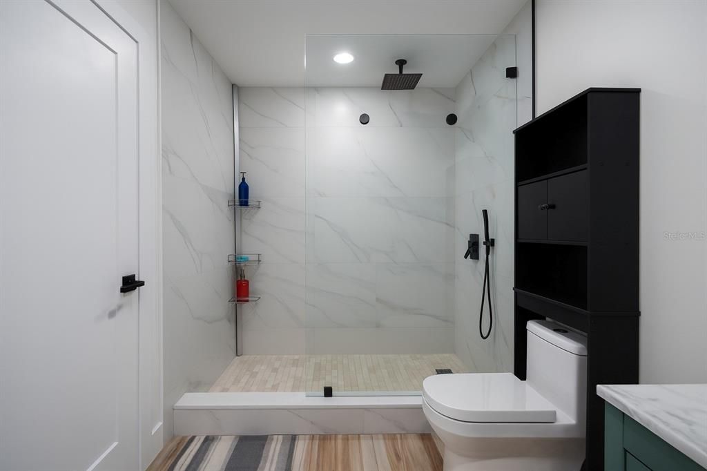 En Venta: $953,000 (5 camas, 5 baños, 2620 Pies cuadrados)