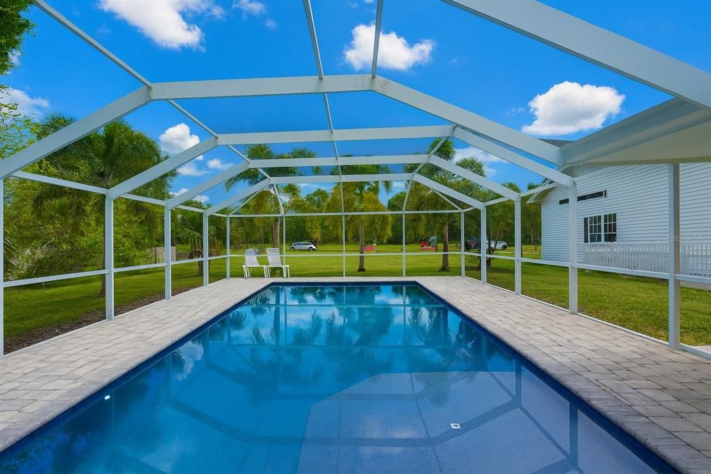 En Venta: $953,000 (5 camas, 5 baños, 2620 Pies cuadrados)