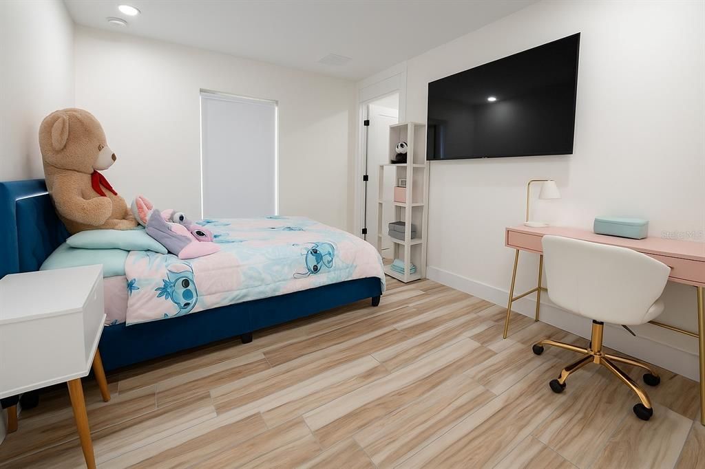 En Venta: $953,000 (5 camas, 5 baños, 2620 Pies cuadrados)