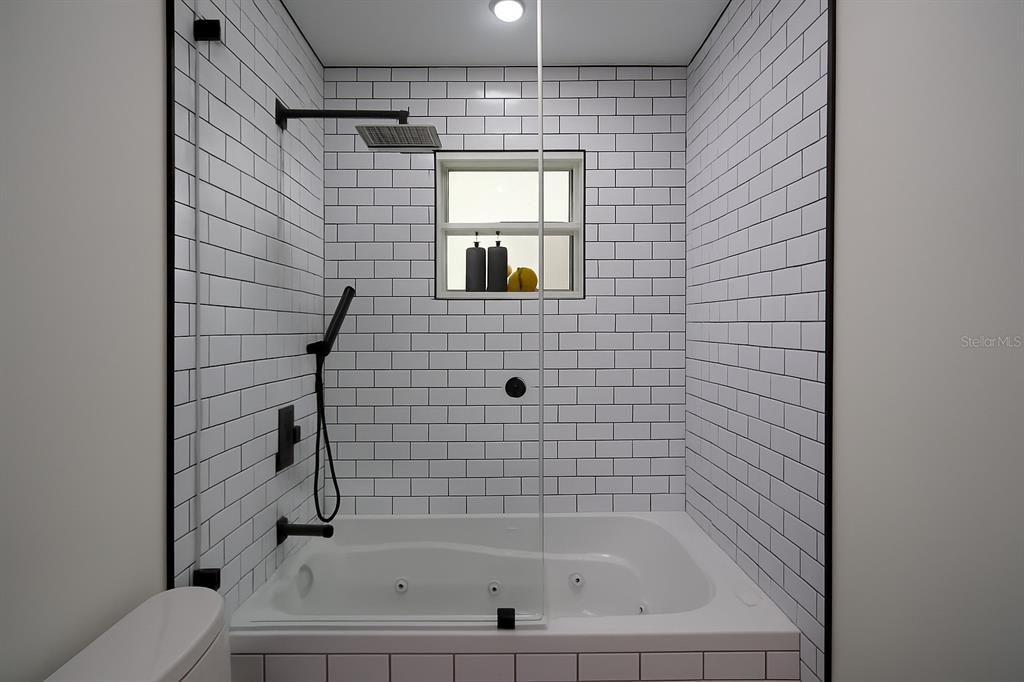 En Venta: $953,000 (5 camas, 5 baños, 2620 Pies cuadrados)