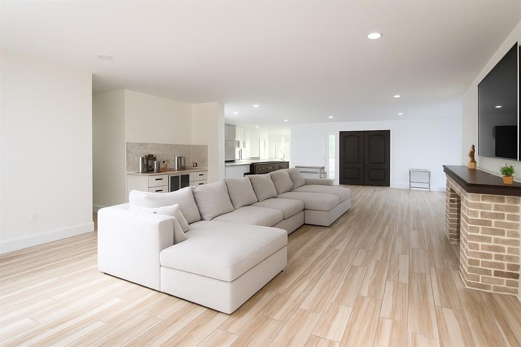 En Venta: $953,000 (5 camas, 5 baños, 2620 Pies cuadrados)