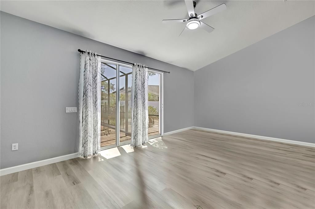 合同活跃: $394,000 (3 贝兹, 2 浴室, 1711 平方英尺)