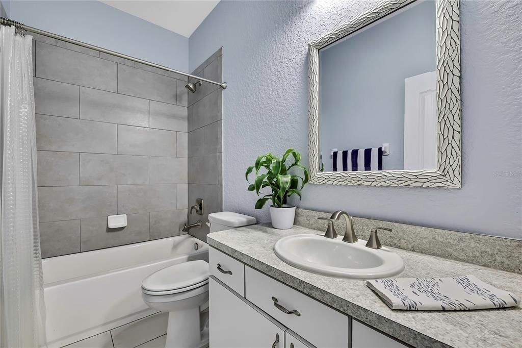 合同活跃: $394,000 (3 贝兹, 2 浴室, 1711 平方英尺)