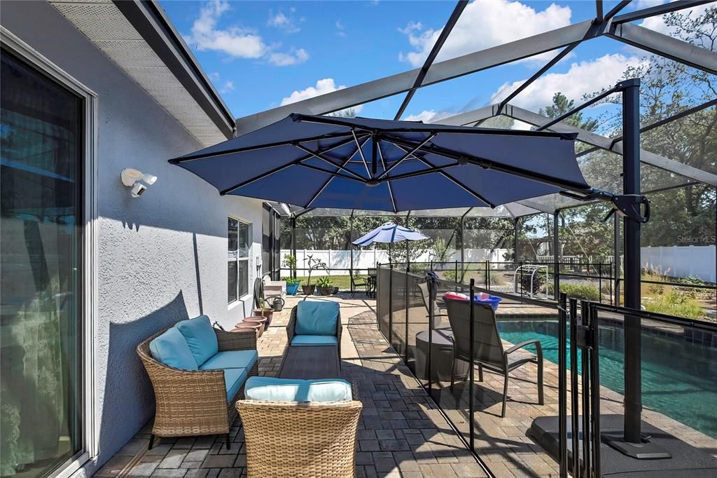 合同活跃: $394,000 (3 贝兹, 2 浴室, 1711 平方英尺)