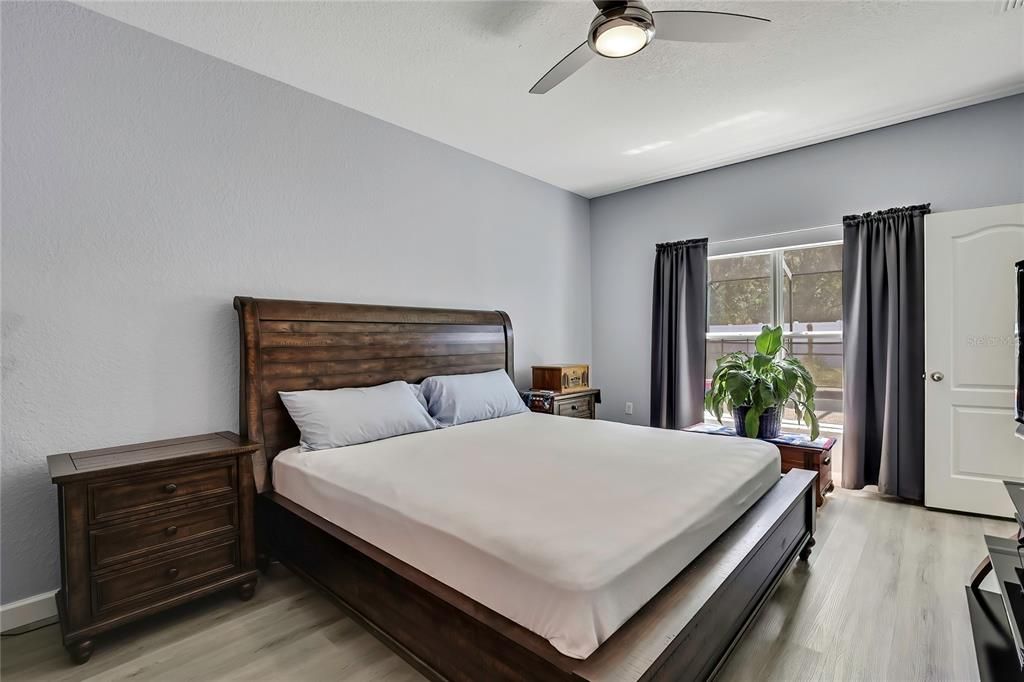 合同活跃: $394,000 (3 贝兹, 2 浴室, 1711 平方英尺)