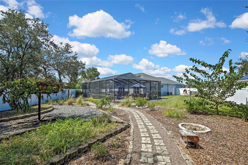 合同活跃: $394,000 (3 贝兹, 2 浴室, 1711 平方英尺)