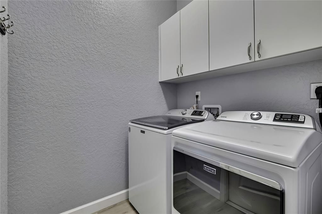 合同活跃: $394,000 (3 贝兹, 2 浴室, 1711 平方英尺)