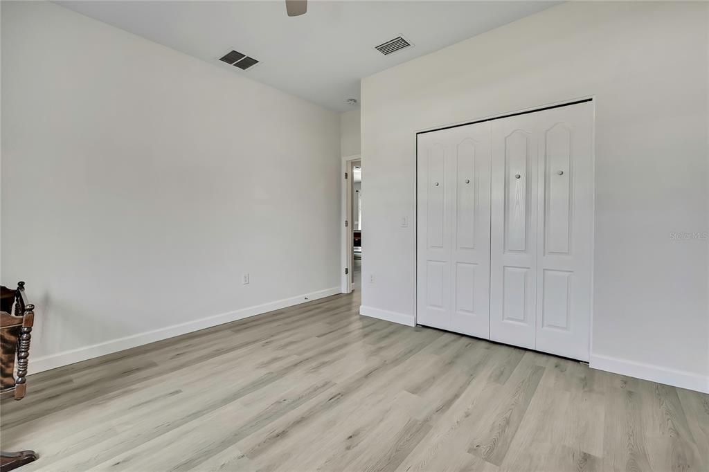 合同活跃: $394,000 (3 贝兹, 2 浴室, 1711 平方英尺)