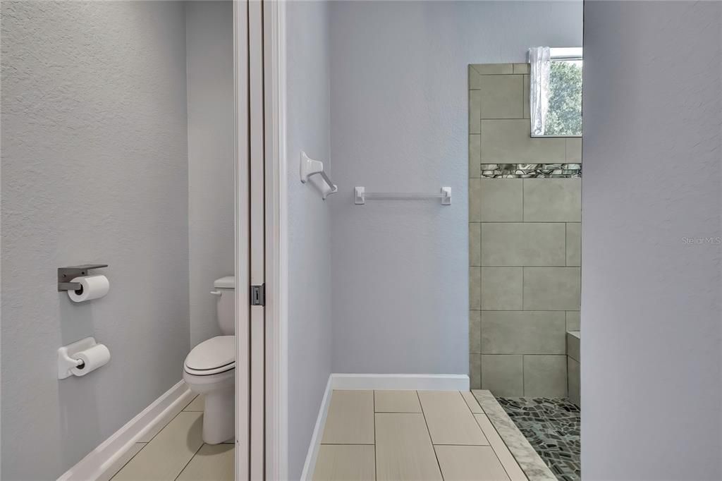 合同活跃: $394,000 (3 贝兹, 2 浴室, 1711 平方英尺)