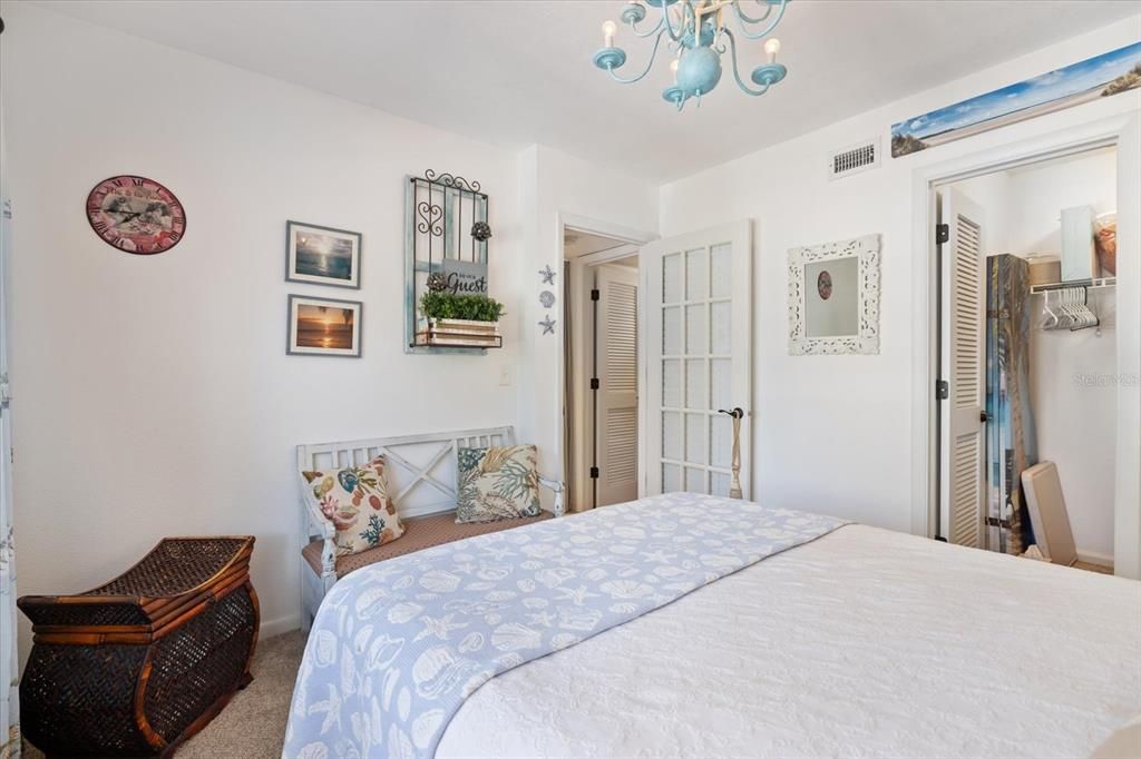 待售: $275,000 (2 贝兹, 2 浴室, 1013 平方英尺)